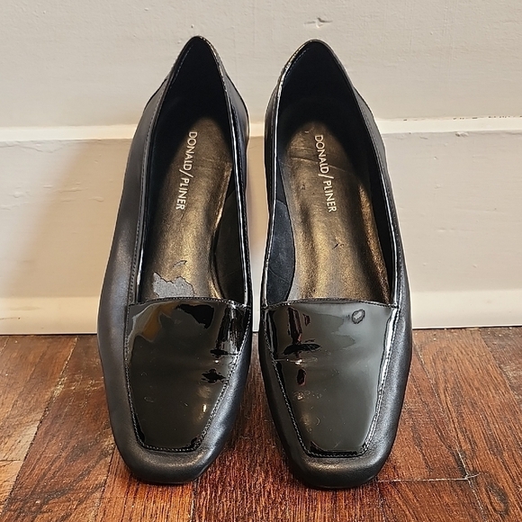 Donald J. Pliner Black Women's Loafers With Patent Accents Size 8.5 - Picture 3 of 10